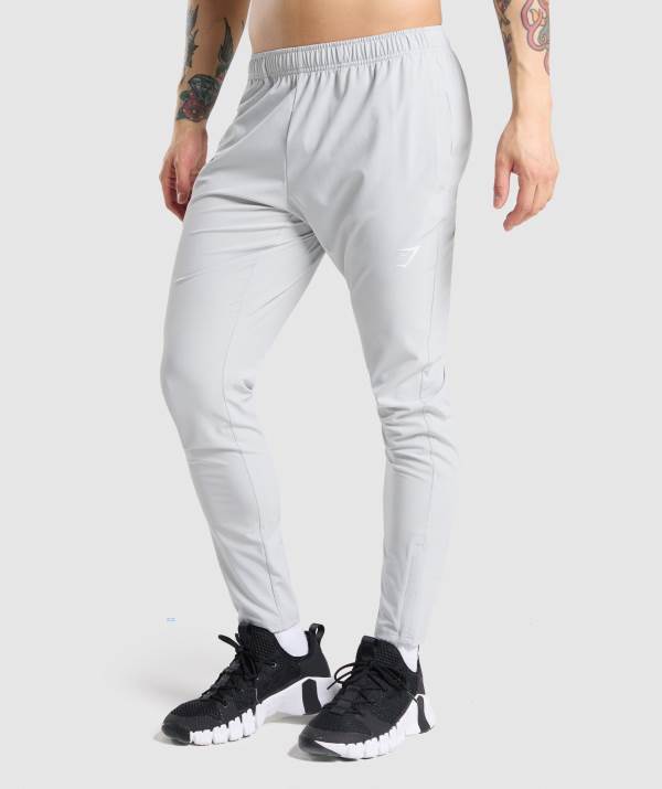 Panske Joggers Gymshark Arrival Woven Svetlo Siva | IJ0276314